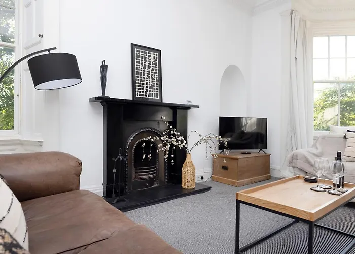 Joivy Delightful Flat With Parking